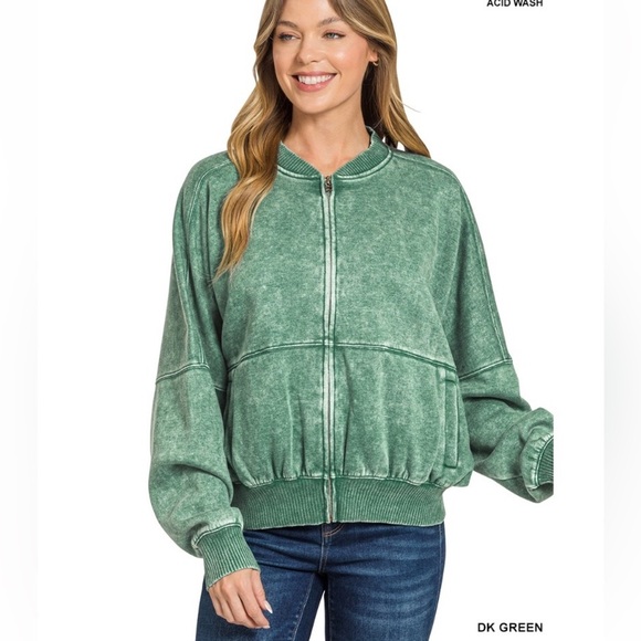 NWOT Zenana Outfitters Acid Wash Green Sweatshirt - Picture 2 of 3